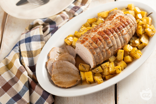 Roast veal with potatoes - Italian recipes by GialloZafferano