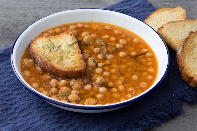 Chickpea soup - Italian recipes by GialloZafferano