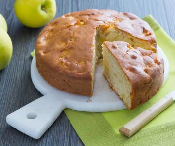 Apple and mascarpone cake