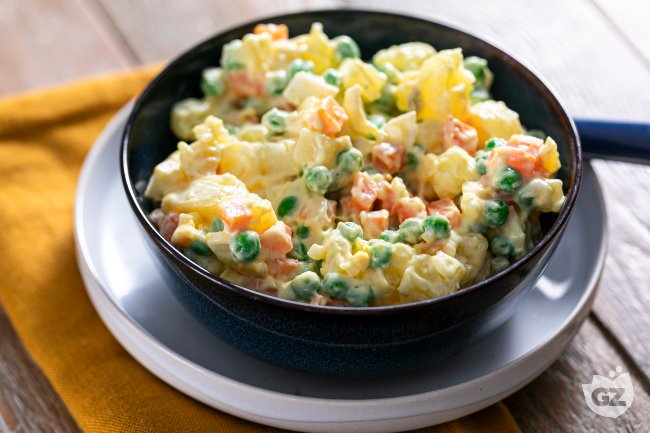 Insalata russa (Italian-style coleslaw) - Italian recipes by GialloZafferano