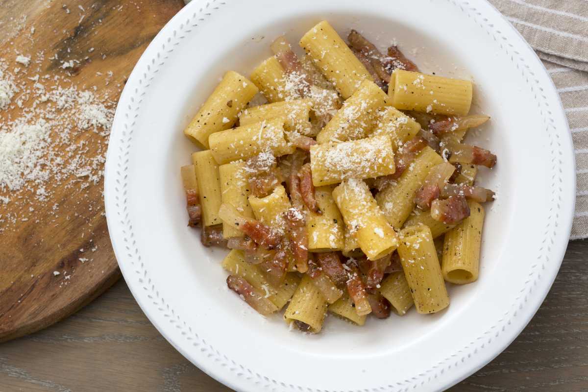 Pasta alla gricia (Rigatoni with guanciale)