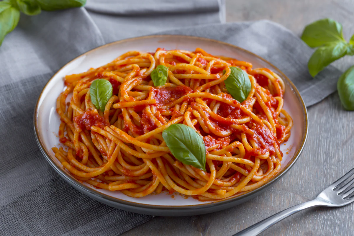 Spaghetti with tomato sauce