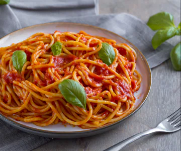 Spaghetti with tomato sauce