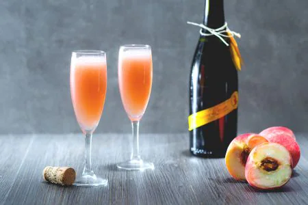 Bellini cocktail