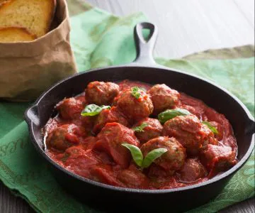 Meatballs with tomato sauce