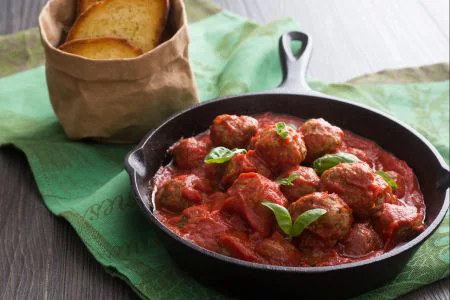 Meatballs with tomato sauce