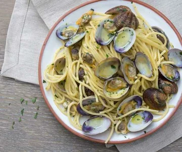 Spaghetti with clams