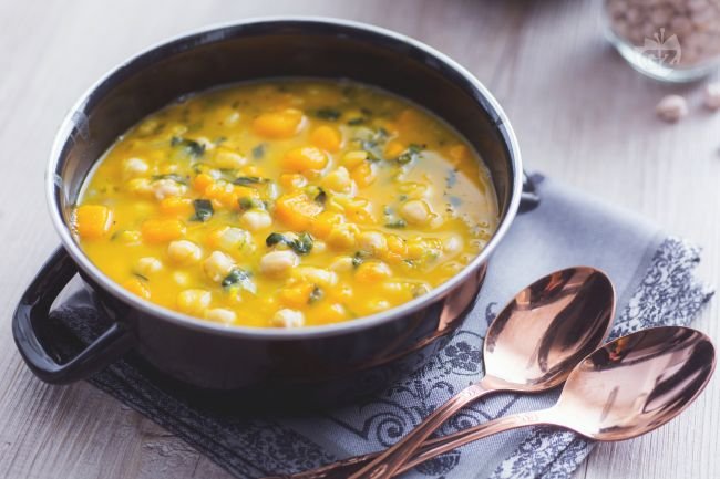 Chickpea and pumpkin soup - Italian recipes by GialloZafferano