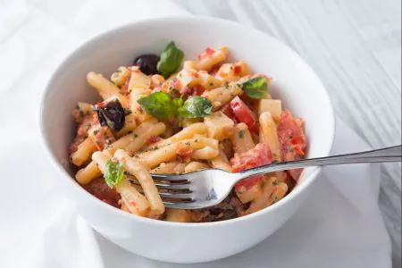 Pasta Salad with Ricotta and Tomatoes