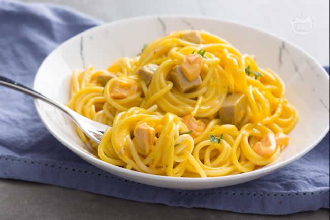 Seafood carbonara - Italian recipes by GialloZafferano