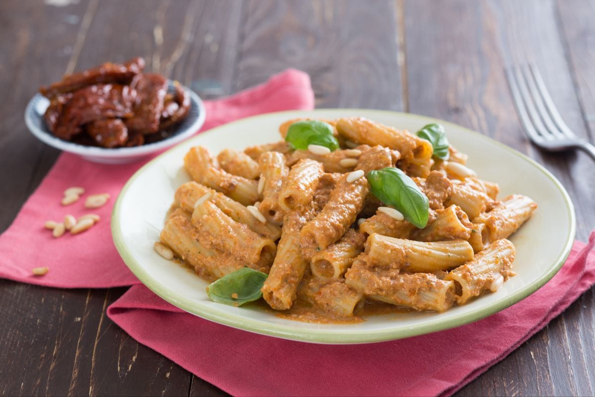 Rigatoni with sun-dried tomato pesto