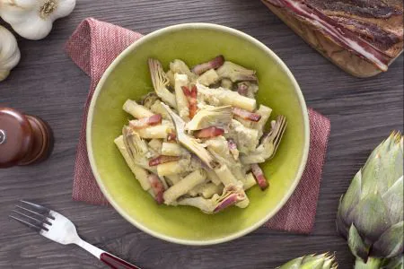 Sedanini with creamed artichoke and pancetta