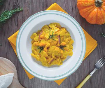 Pasta with creamy pumpkin sauce