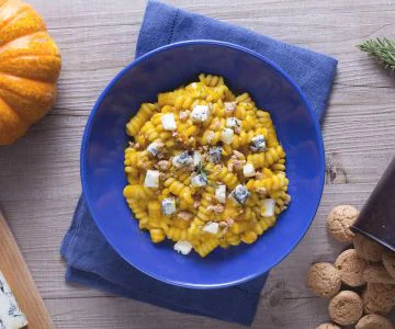 Creamy pumpkin, blue cheese and amaretto pasta