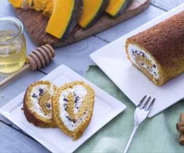 Ricotta and chocolate chip pumpkin roll