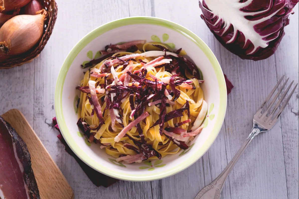 Tagliatelle with radicchio and speck