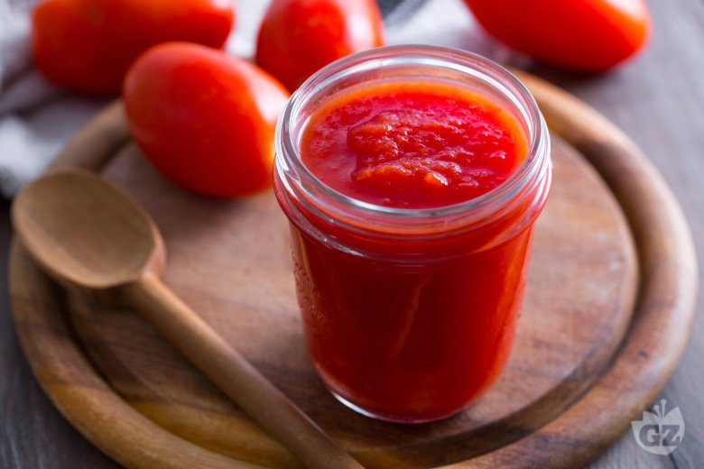 Tomato passata