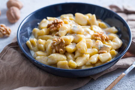 Gorgonzola and walnut gnocchetti