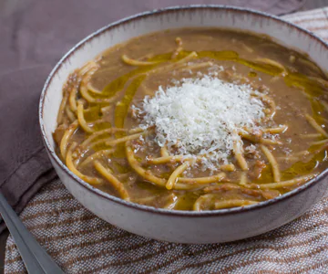 Pasta with creamy lentils