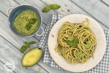 Avocado basil pesto pasta