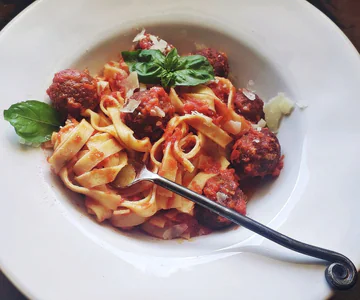 Breadcrumbs meatless meatballs with marinara sauce