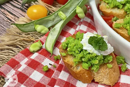 Vegetarian bruschetta