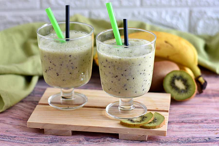 Kiwi banana smoothie