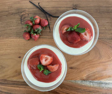 Strawberry panna cotta