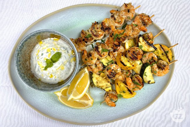 Shrimp and zucchini skewers - Italian recipes by GialloZafferano