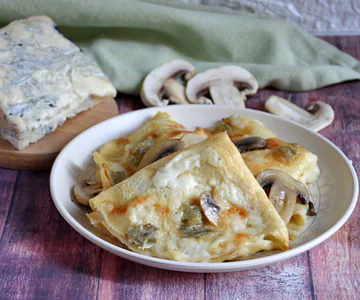 Mushroom gorgonzola crepes