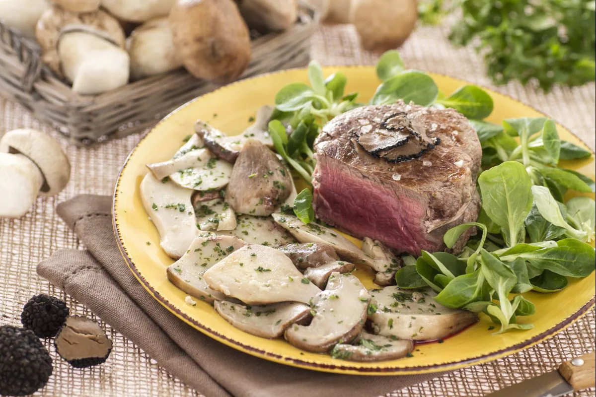 Beef fillet with porcini mushrooms and truffle