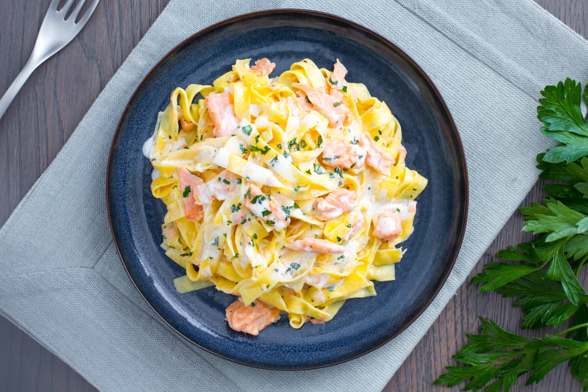 Creamy salmon pasta