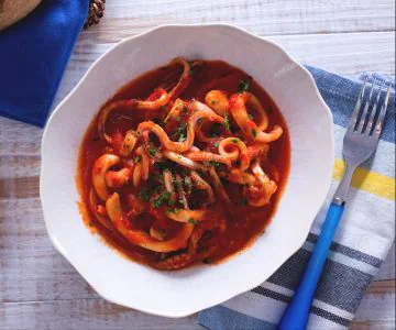 Braised Squid in Tomato Sauce