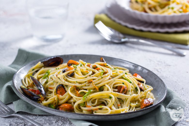 Linguine with Mussels and Zucchini Flowers