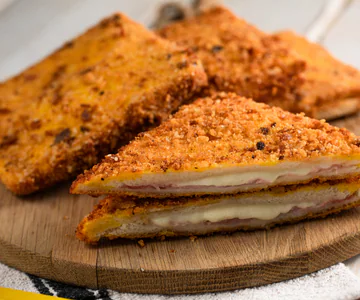 Mozzarella and Ham in Carrozza