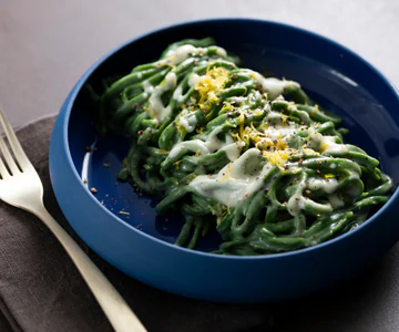 Green Spaghetti alla Chitarra with Cacio e Pepe