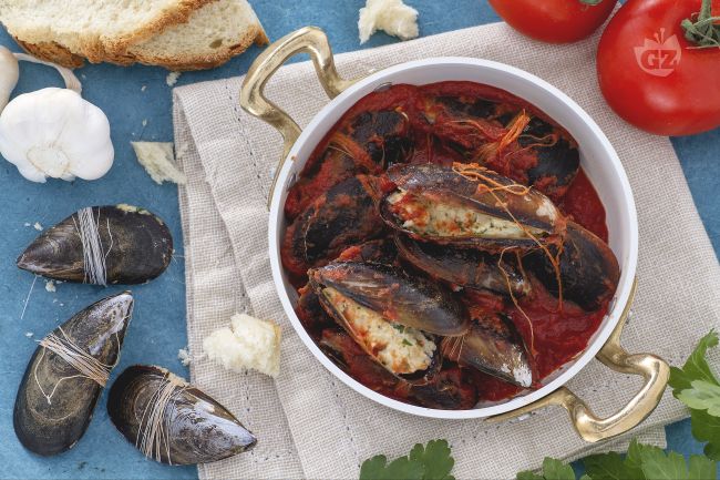 Stuffed Mussels - Italian recipes by GialloZafferano