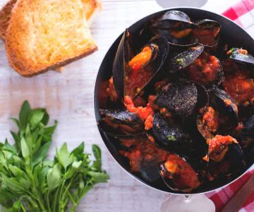 Cozze alla tarantina (Mussels Taranto Style)