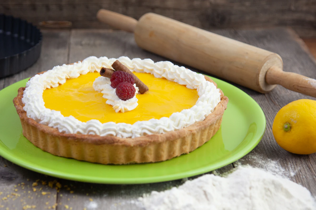 Egg White Tart with Lemon Cream