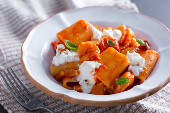 Pasta with Shrimp and Guanciale - Italian recipes by GialloZafferano