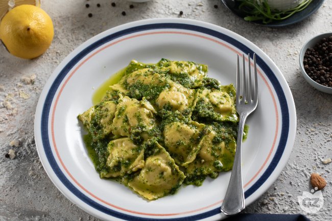 Seabass Stuffed Ravioli with Arugula Sauce - Italian recipes by GialloZafferano