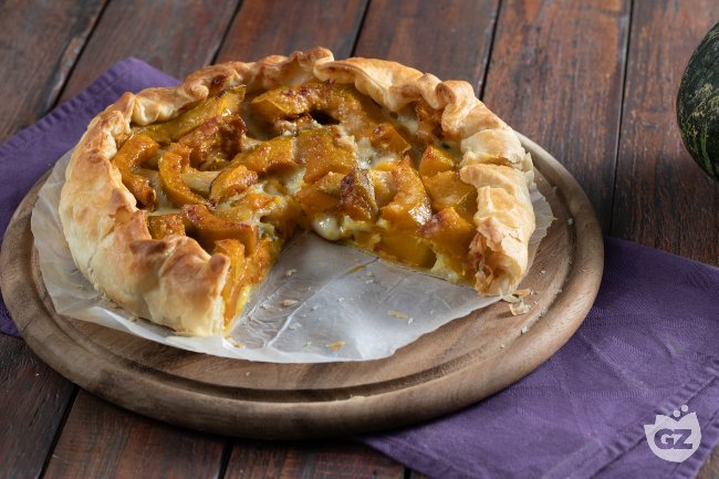 Savory Pumpkin and Mozzarella Pie - Italian recipes by GialloZafferano
