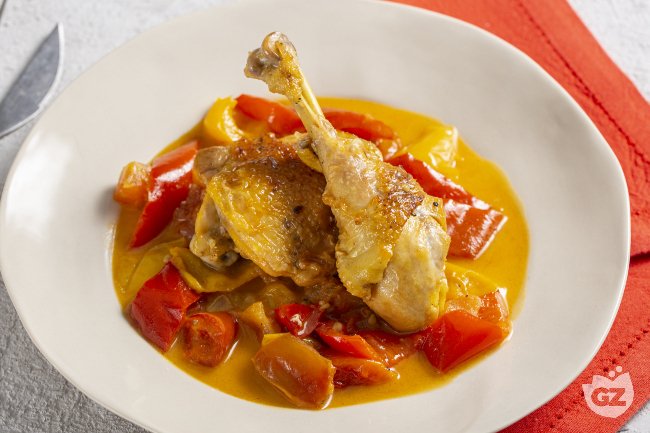 Roman-style Chicken with Peppers - Italian recipes by GialloZafferano