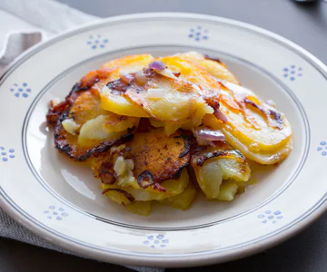 Potatoes 'mpacchiuse with onion