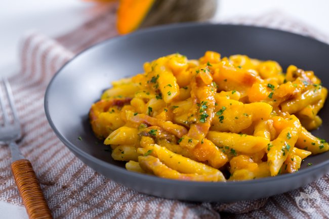 Pasta with Pumpkin Cream and Guanciale - Italian recipes by GialloZafferano