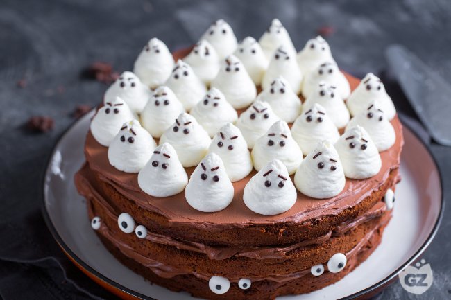 Ghost Cake - Italian recipes by GialloZafferano