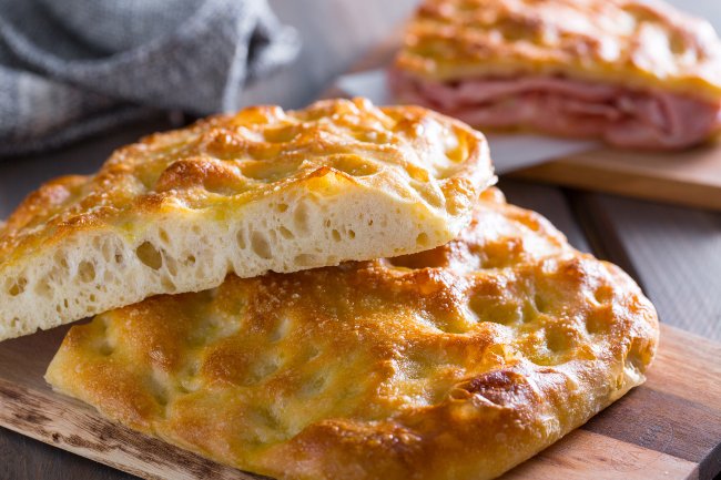 Schiacciata - Italian recipes by GialloZafferano