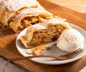 Apple Strudel with Puff Pastry