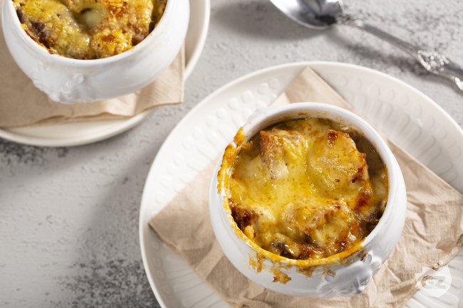 Onion Soup - Italian recipes by GialloZafferano