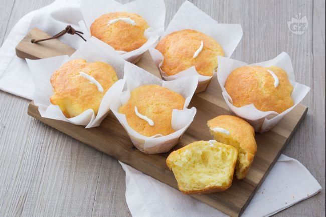 Yogurt Muffins - Italian recipes by GialloZafferano